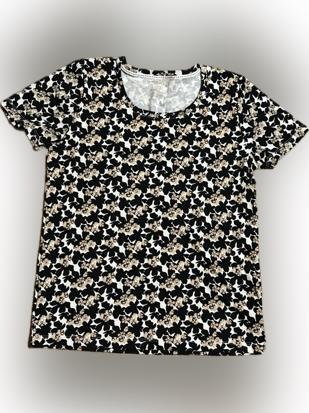Like New White Stag Small Floral / Leaf Print Shirt